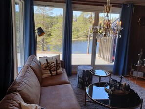 Eldstad och en stereo