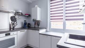 Réfrigérateur, micro-ondes, four, lave-vaisselle