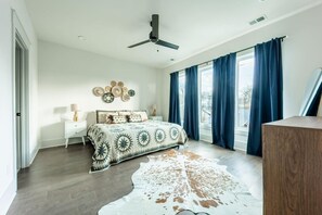 4 makuuhuonetta, työpöytä, silitysrauta/-lauta, Wi-Fi