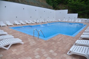 Seasonal outdoor pool - Hotel Pollock (Ribarska Banja)