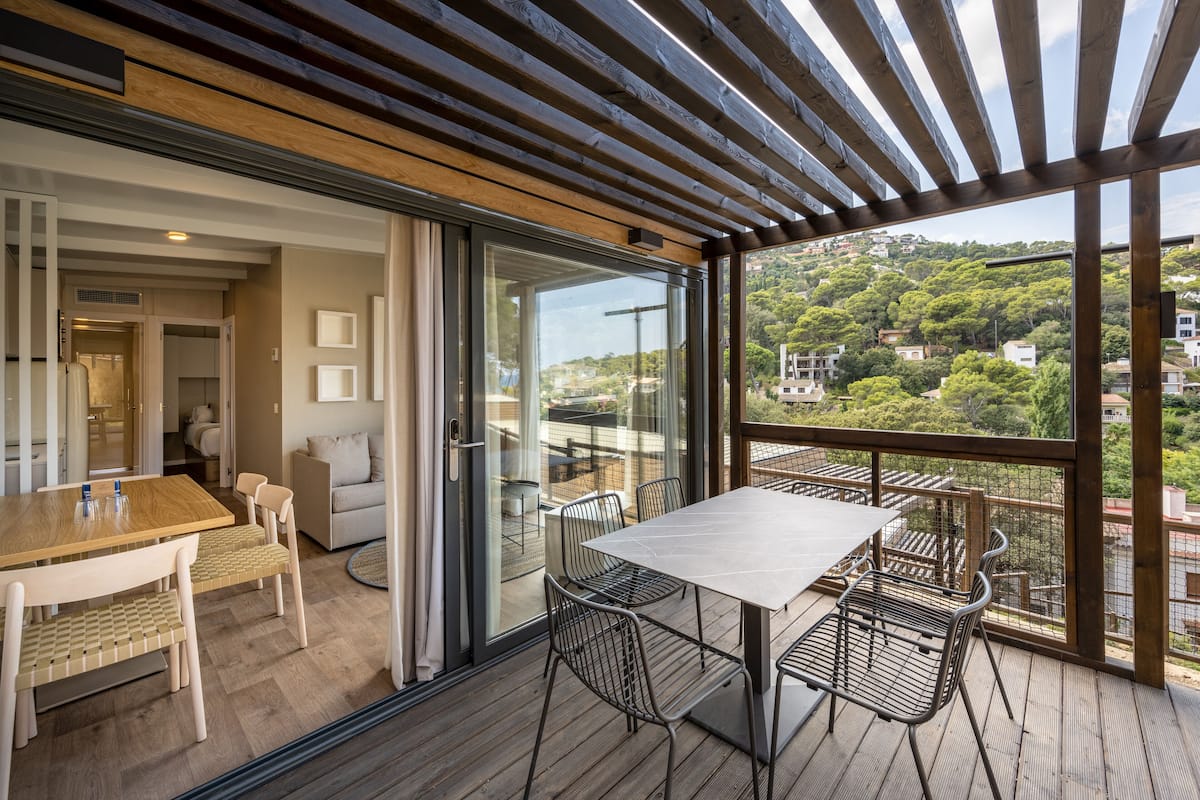 Deluxe bungalow | Luxe beddengoed, donzen dekbedden, bedden met traagschuimmatras