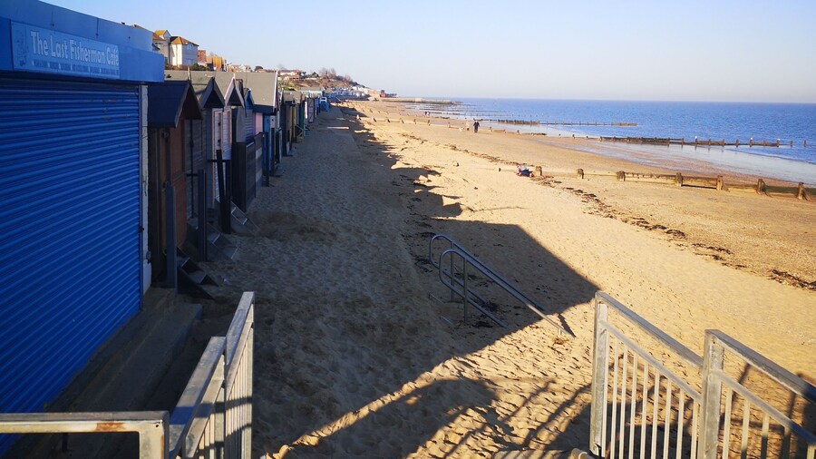 Lovely 2-bed Caravan in Walton on the Naze