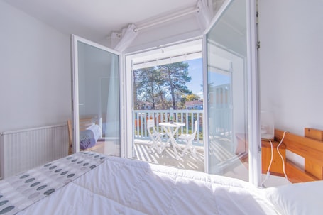 Superior Room, Balcony | Desk, cribs/infant beds, free WiFi