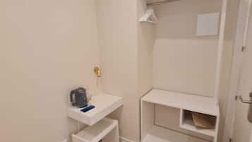 Habitación doble estándar | Escritorio, wifi gratis y ropa de cama