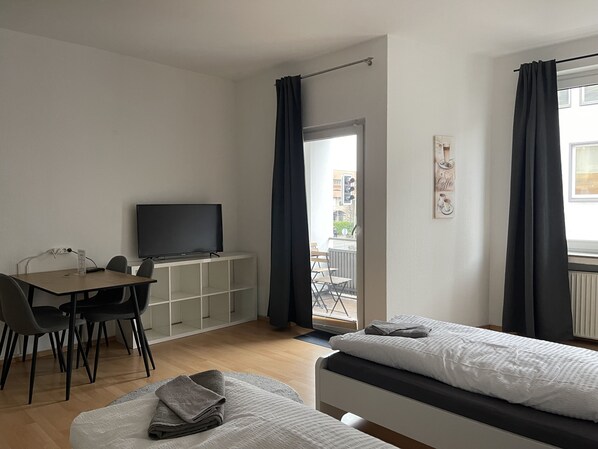 基础公寓 | 客房内用餐