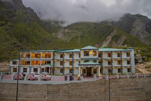 Front of property - Amritara The Avadh (Joshimath)