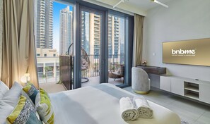 Deluxe Apartment - bnbme | Boulevard Heights | 3 + Maids (Dubai)