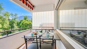 Tempat makan outdoor