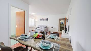 Family Apartment, Multiple Bedrooms (Lido apartment) | Dining