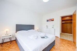 1 bedroom, free WiFi, bed sheets - Lido Apartment (Locarno)