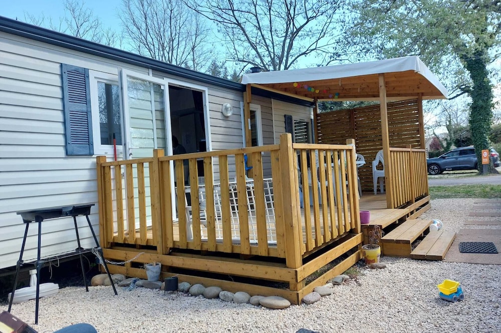 Mobile home 6 people air-conditioned 4* campsite Domaine des Iscles Tohapi