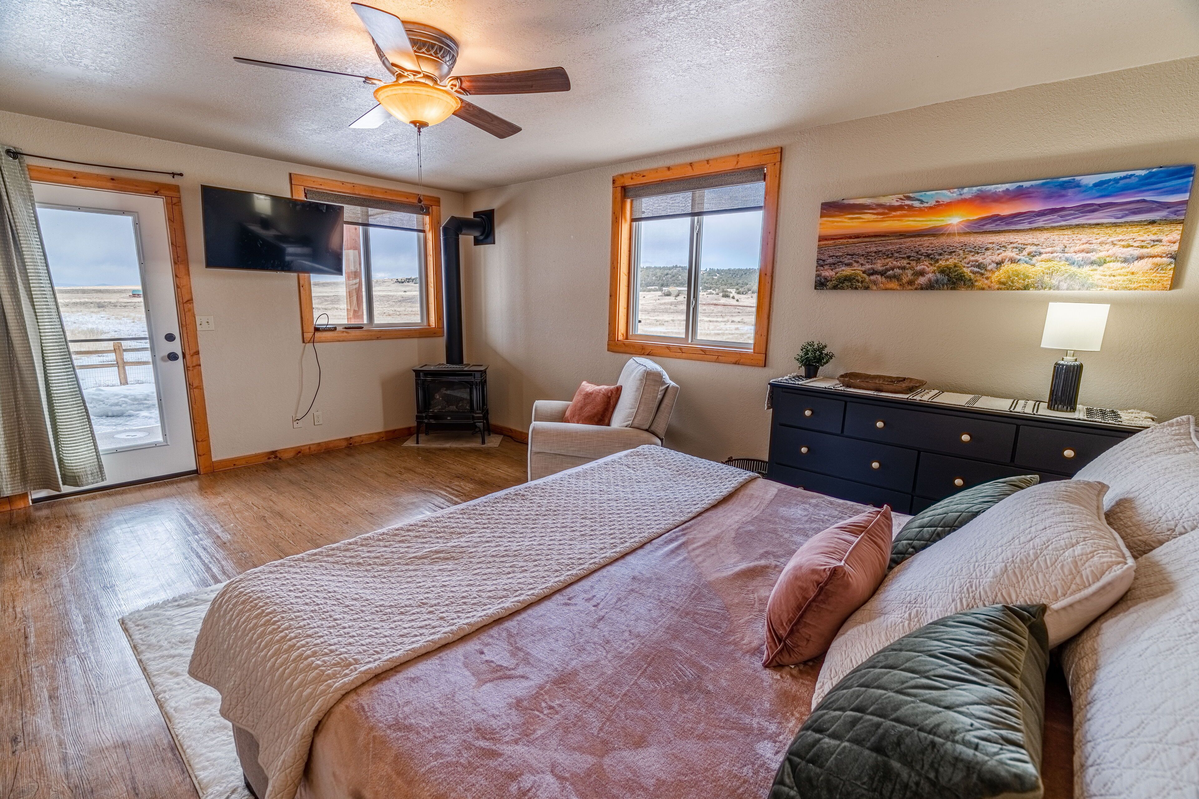 Peaceful, family friendly 2 BDR w/ mountain views