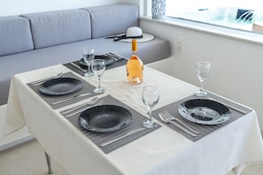 Flat-screen TV - Bella View Mykonos Town Suites (Mykonos)