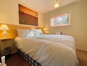 Chalet | 2 bedrooms, iron/ironing board, bed sheets