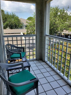 Property grounds - Beautiful Island Condo - 5 minutes from Anna Maria Island (Bradenton)