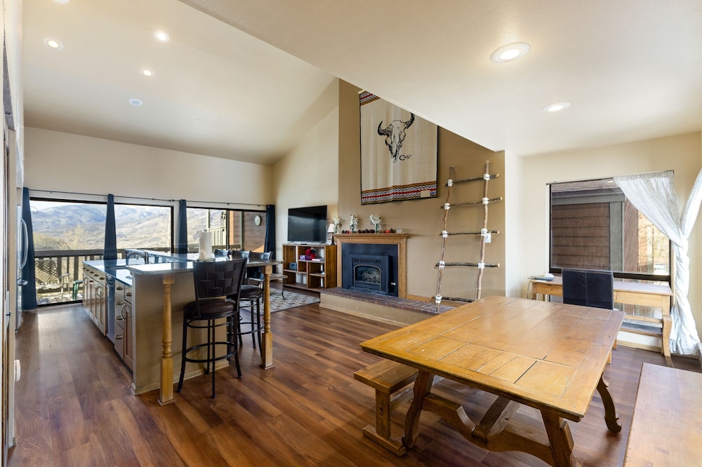 Updated Top Floor Multilevel Condo Offering Incredible Views