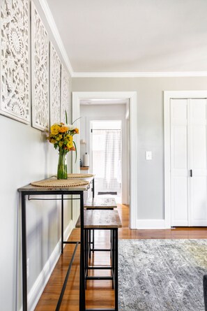 Interior - Charming & Warm Apartment in Great Location! (Murfreesboro)