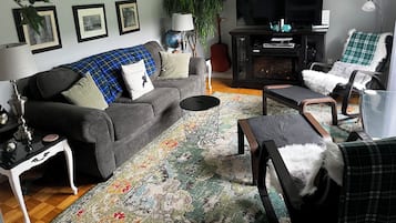 Smart TV, fireplace, video games, DVD player