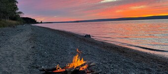 Writer’s Retreat. Secluded Waterfront Bras d’Or Lake, Cape Breton