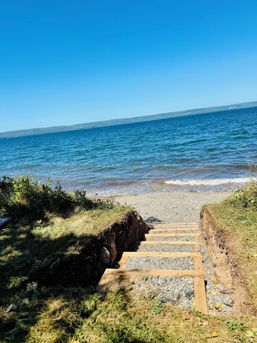 Writer’s Retreat. Secluded Waterfront Bras d’Or Lake, Cape Breton