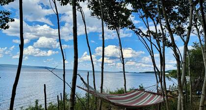 Writer’s Retreat. Secluded Waterfront Bras d’Or Lake, Cape Breton