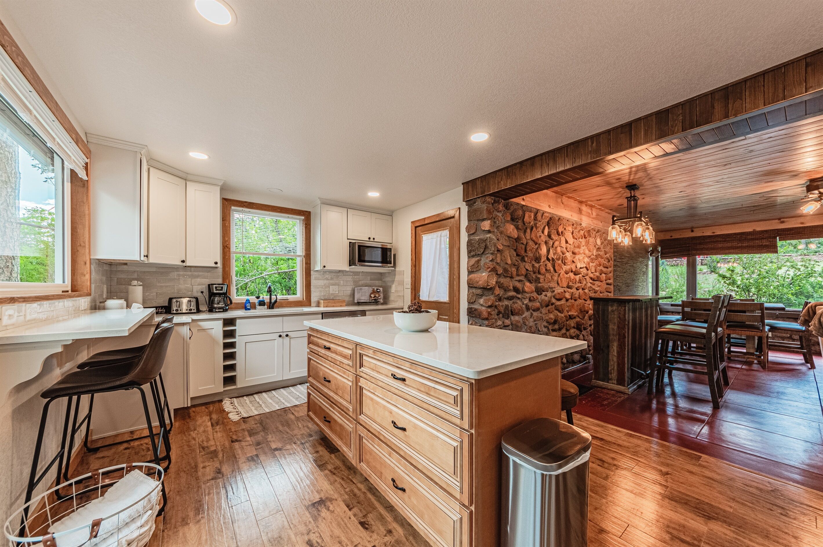 * Hot Tub * MTN Views * Sauna* A/C* 1930s Charmer