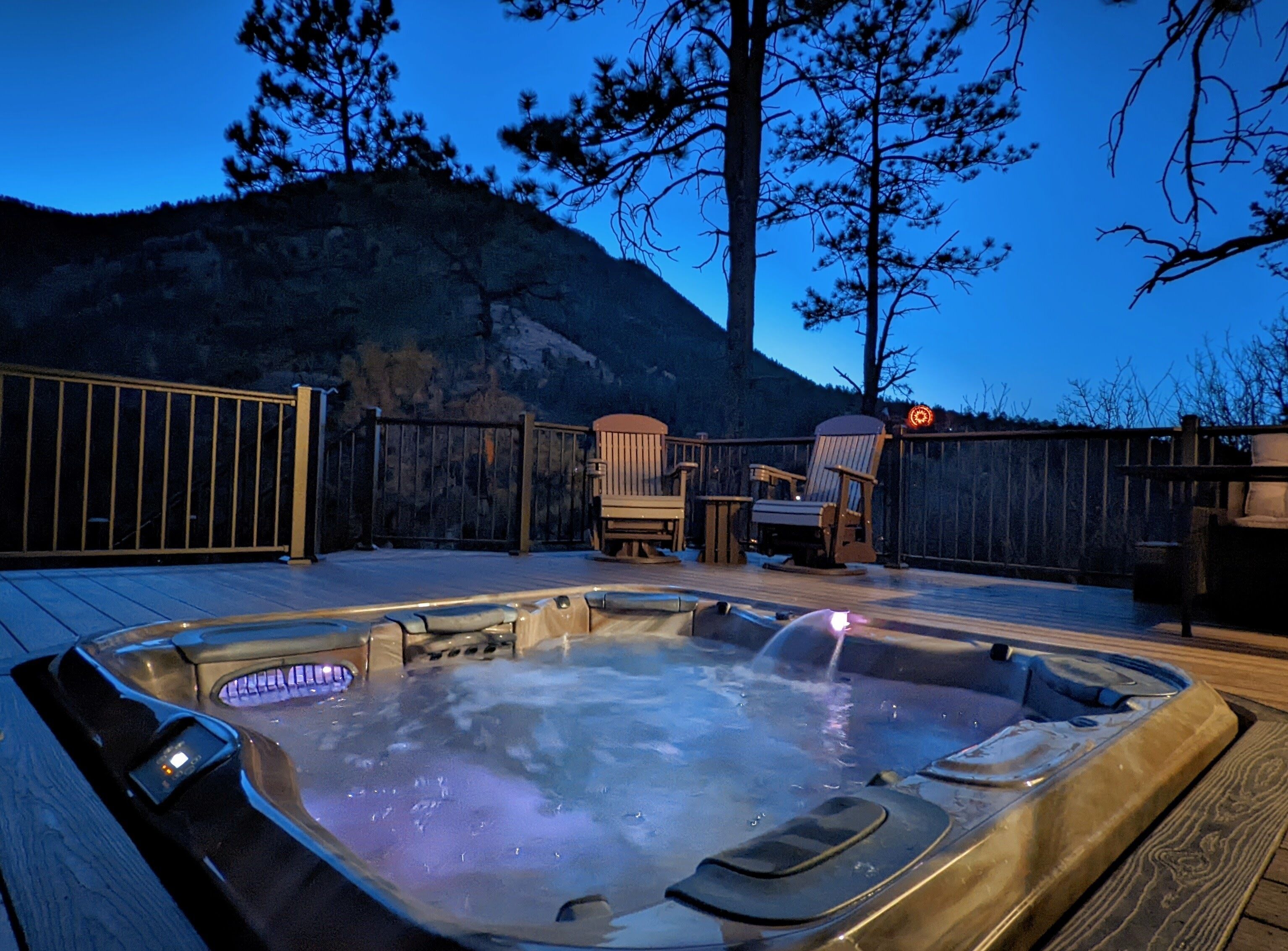 * Hot Tub * MTN Views * Sauna* A/C* 1930s Charmer