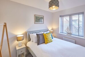 3 slaapkamers, een strijkplank/strijkijzer, wifi, beddengoed