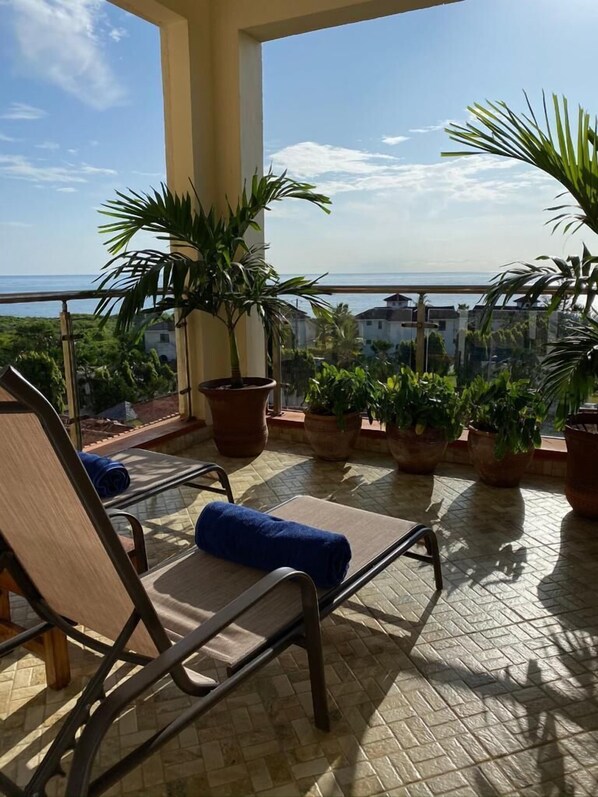 프리미어 아파트 | 발코니