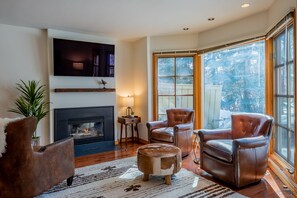 TV, fireplace - Andora Villa Condo 119 - Relax on Trail Creek and Walk to Downtown (Ketchum)
