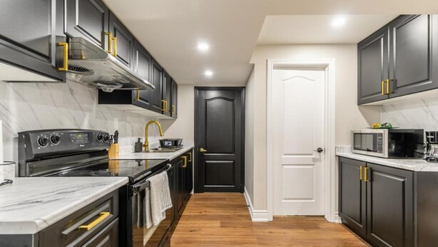 Unclassified image, 1 of 20, button - Mississauga Sweet Basement For Family (Mississauga)