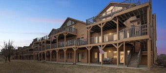 First Floor 3 BR Condo, Northern Bay Golf Course by RedAwning