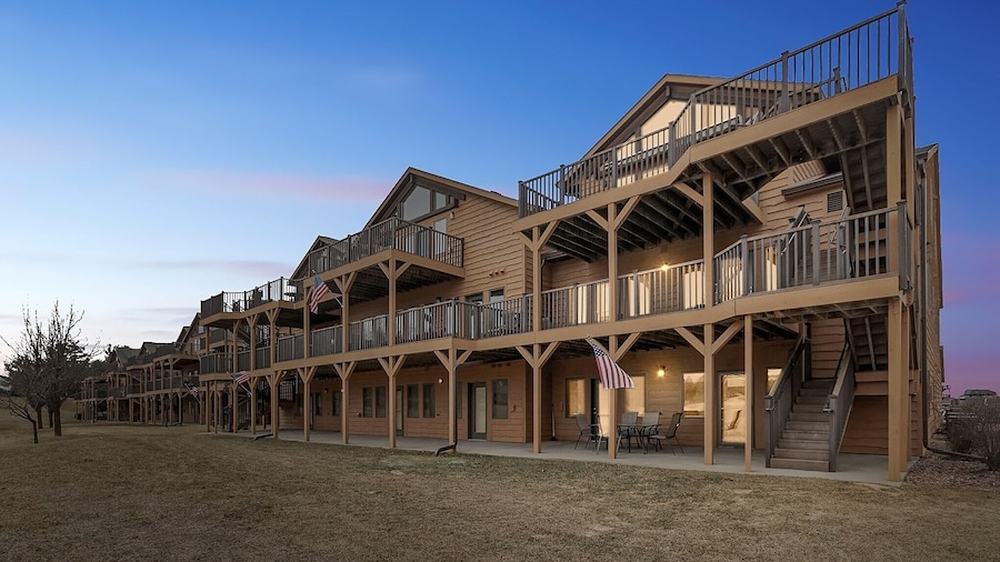 First Floor 3 BR Condo, Northern Bay Golf Course by RedAwning