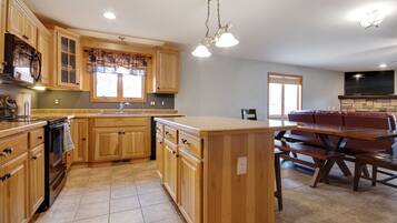 Kondominium, 3 kamar tidur | Dapur pribadi | Lemari es, oven, dan mesin pembuat kopi/teh