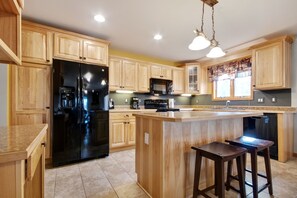 Condo, 3 Bedrooms | Private kitchen | Fridge, oven, coffee/tea maker - First Floor 3 BR Condo, Northern Bay Golf Course by RedAwning (Arkdale)