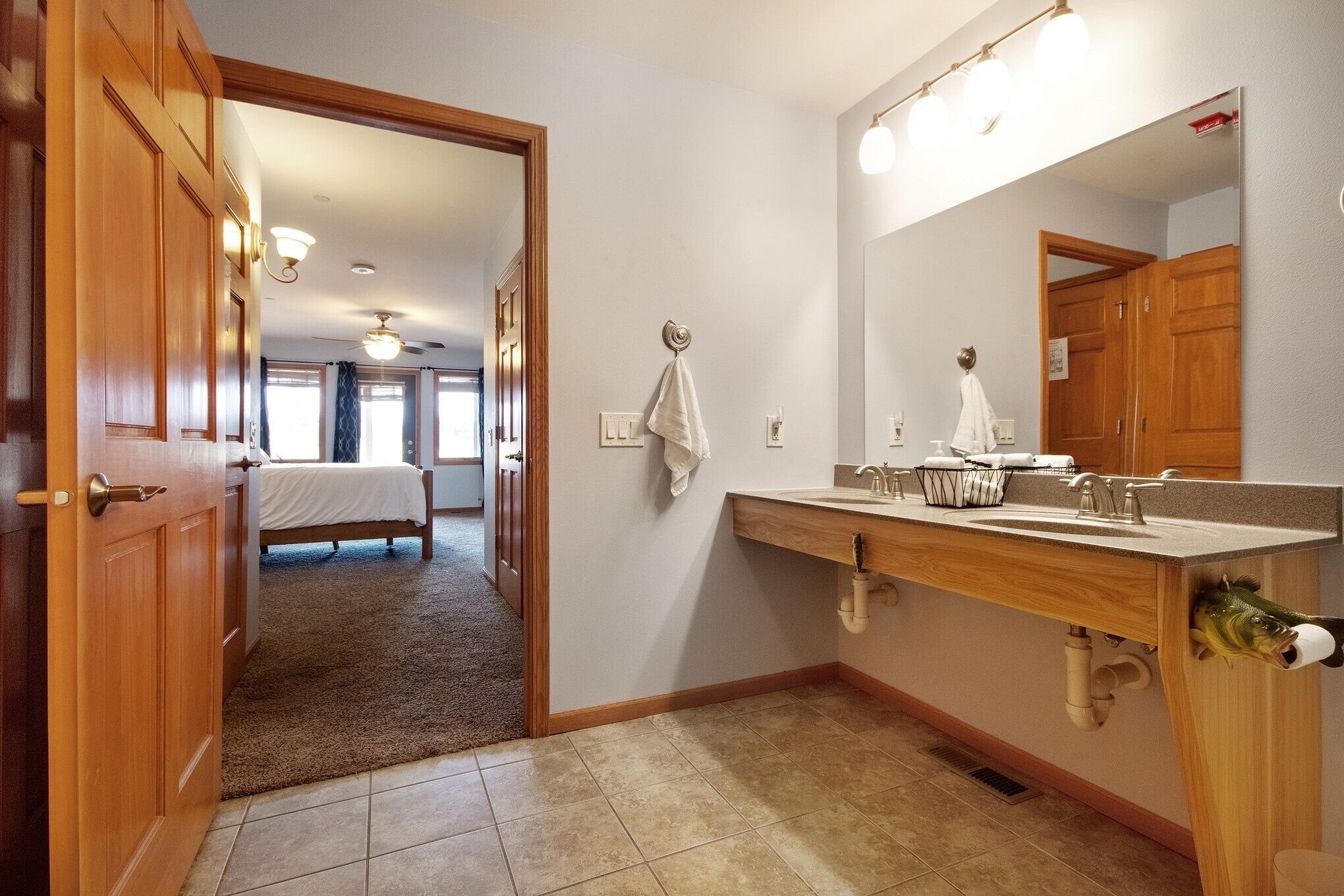 Condo, 3 Bedrooms | Bathroom | Towels, shampoo