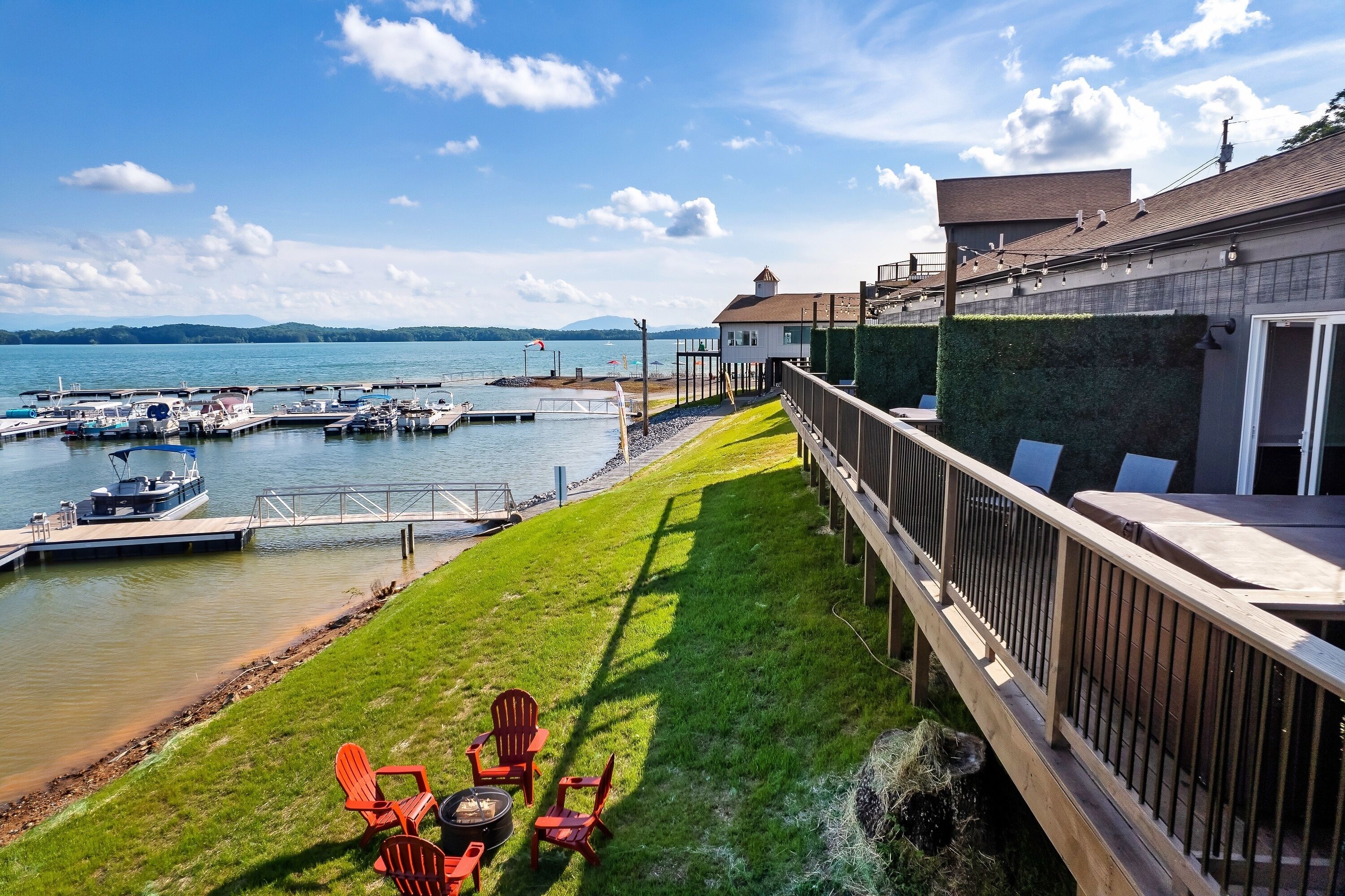 Lake Escape 1 Bedroom Villa by Redawning