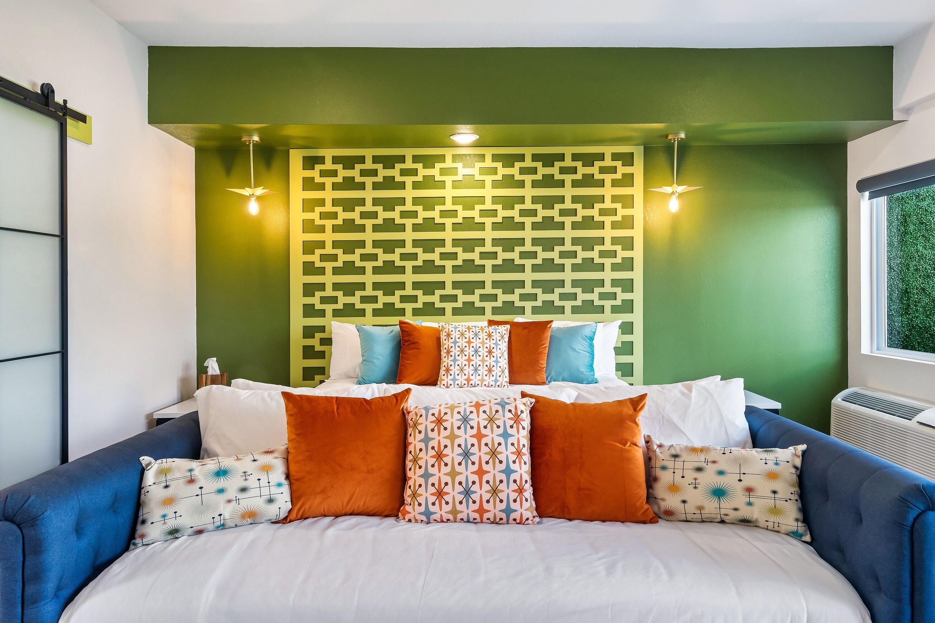 Lake My Day 1 Bedroom Villa by Redawning