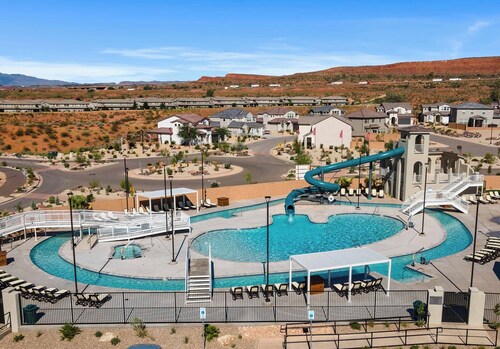 Paseos Poolhouse: Pool + Lazy River + Waterslide