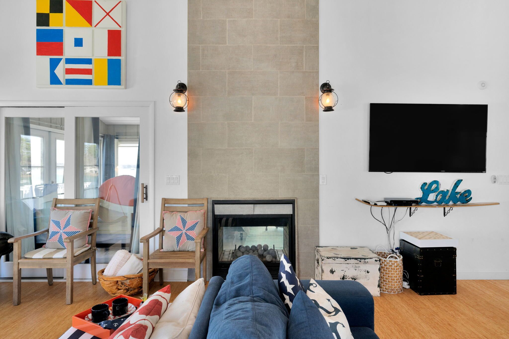 Charlotte Lux Lake House Private Peninsula  and Beach 