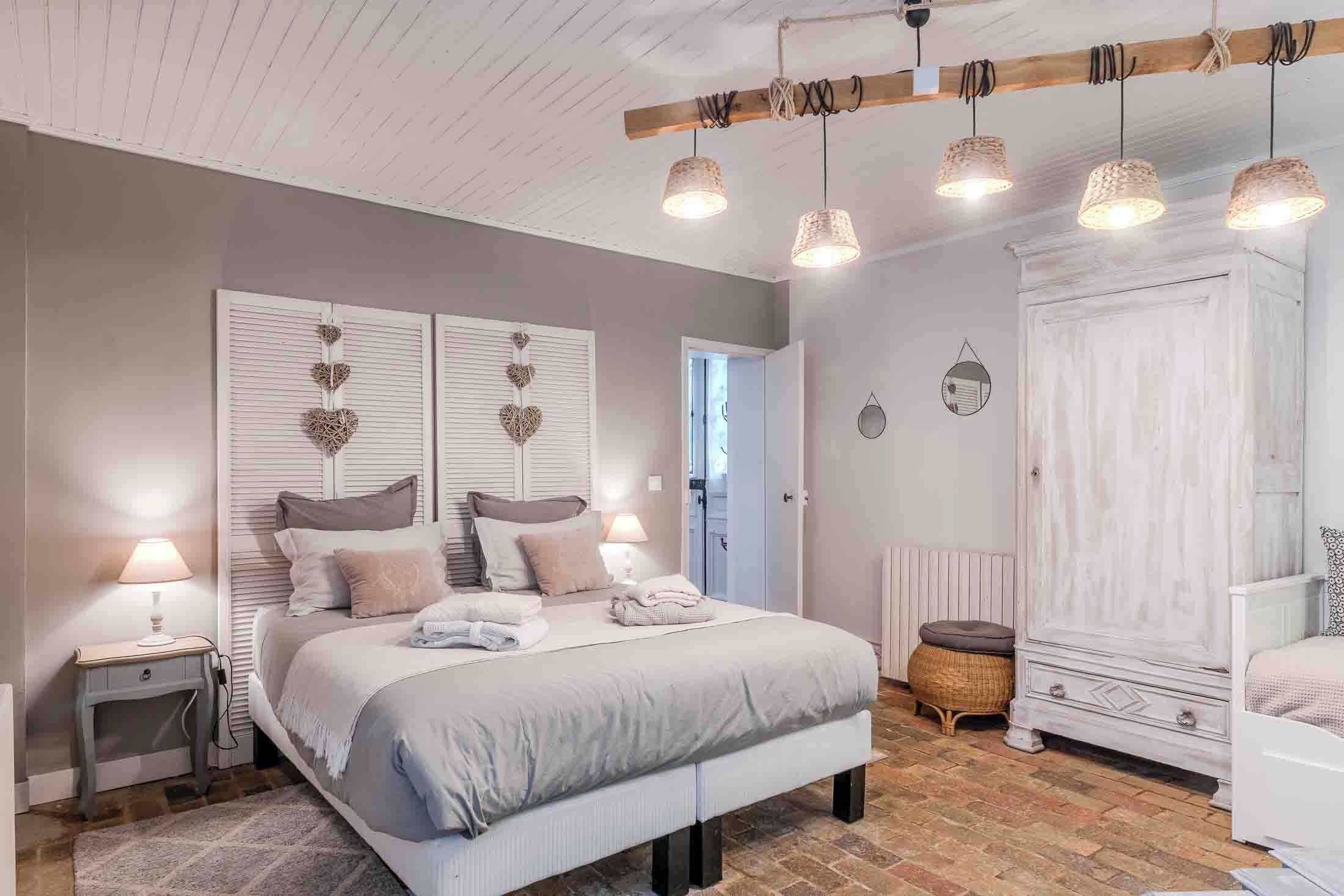 Literie de qualité supérieure, décoration personnalisée