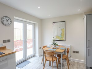 Cottage | Private kitchen | Fridge, dishwasher, electric kettle, toaster