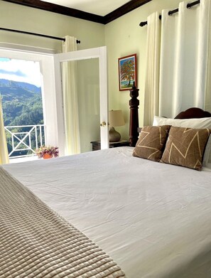 Luxury Room | Premium bedding, individually furnished, bed sheets - Starlight Chalet (Silver Hill Gap)