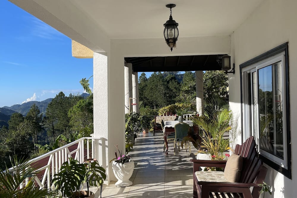 Starlight Chalet