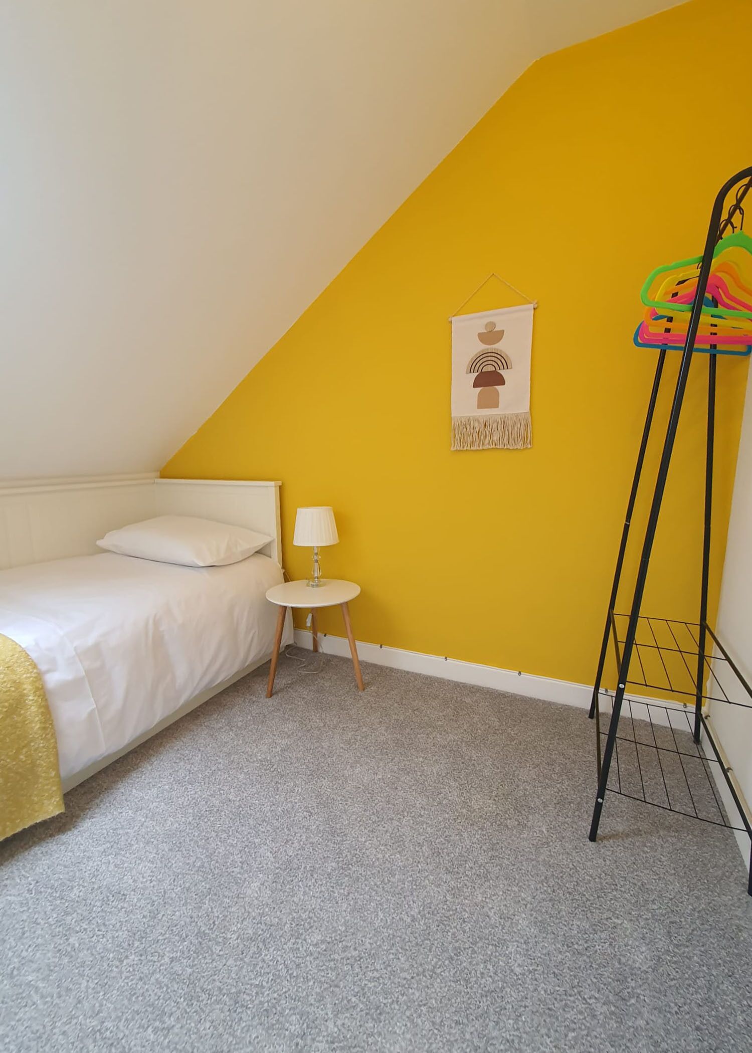 3 Minutes from Loch Lomond,  dog friendly.