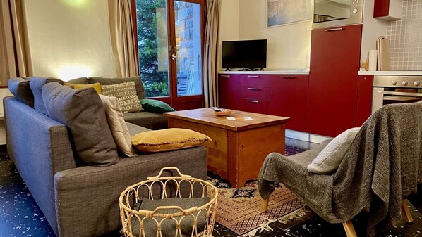 Televisie en een open haard