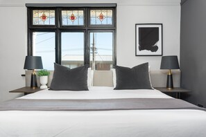 1 bedroom, in-room safe, iron/ironing board, internet - One Calais | Spacious Studio | Workspace (Cape Town)