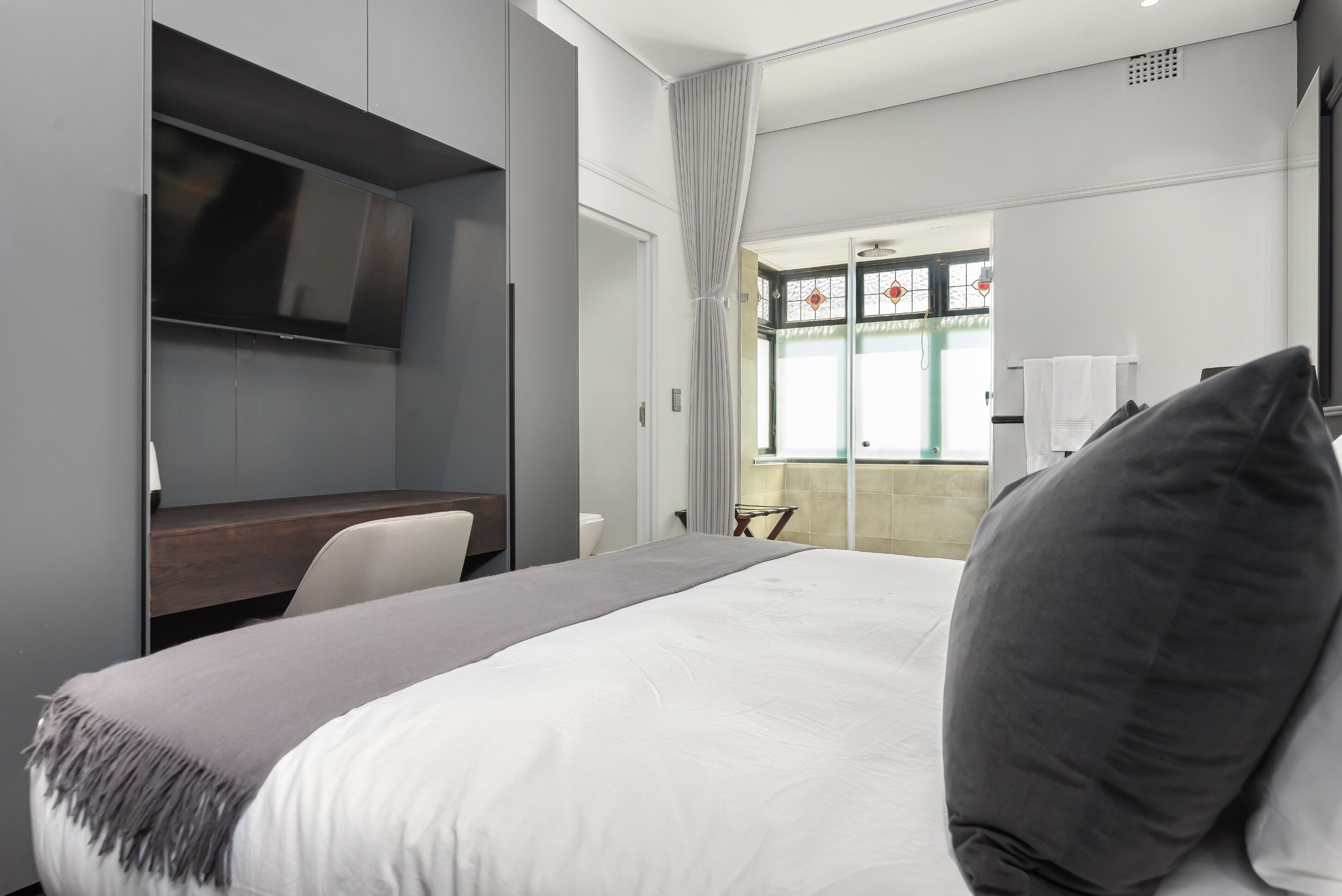 1 soverom, safe på rommet, strykejern/-brett og internettilgang