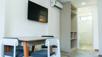 1 bedroom, in-room safe, blackout curtains, soundproofing