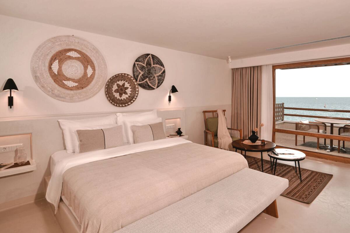 Superior Room with Sea View | Egyptian cotton sheets, premium bedding, memory-foam beds, minibar